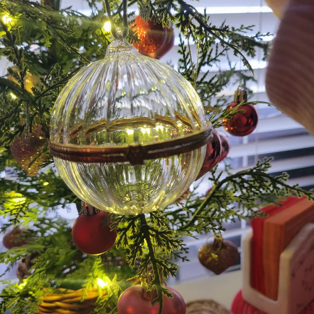 Hearth And Hand Ribbed Glass Ornaments With Hinge and Star Decor